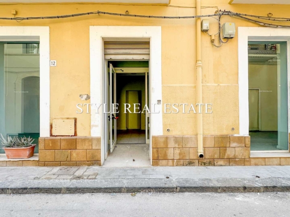 locale commerciale 74m2 con 3 vetrine fronte strada, zona gelone-adda